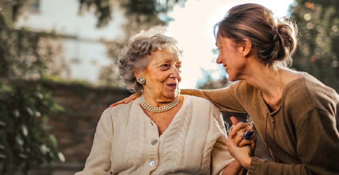 elderly woman pill pals